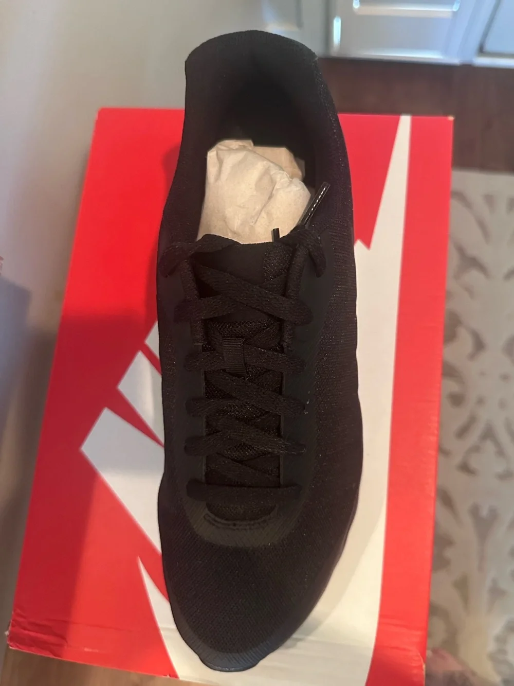 Nike Air Max Invigor Triple Black Sneakers NIB Men’s 10.5 Running Shoes